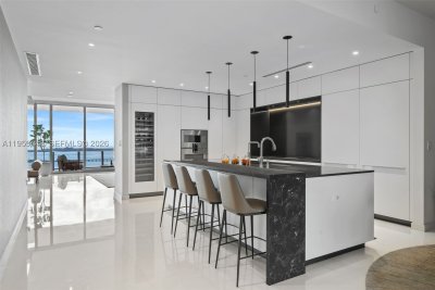 Comprar apartamento no Aston Martin Residences 4602
