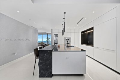 Comprar apartamento no Aston Martin Residences 4602
