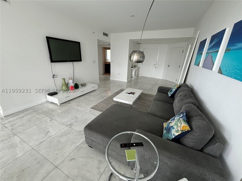 Condo for sale at Trump Royale 801