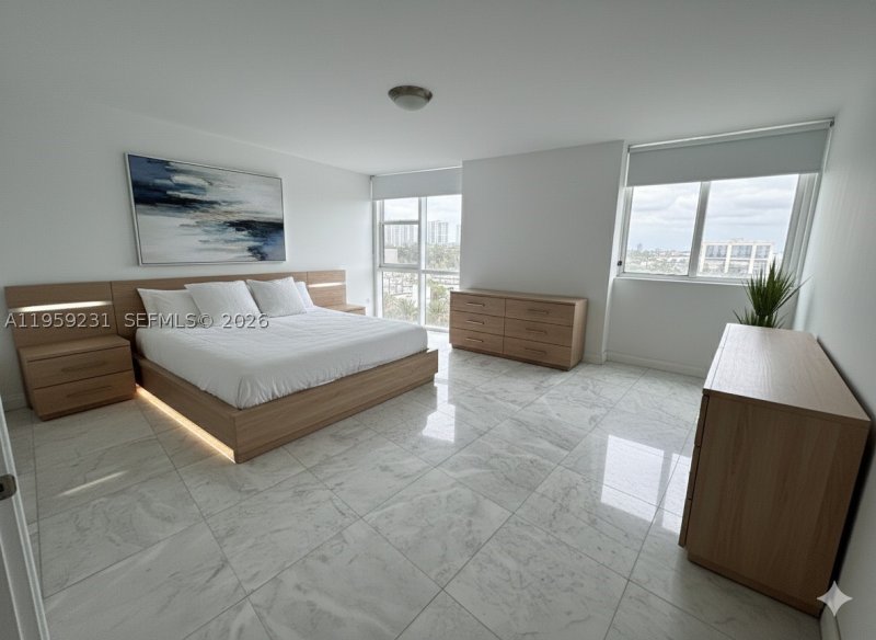 Condo for sale at Trump Royale 801