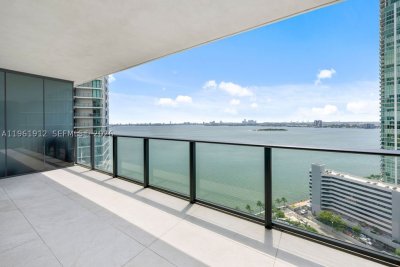 Comprar apartamento no Paraiso Bay Miami 2205