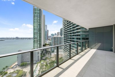 Comprar apartamento no Paraiso Bay Miami 2205