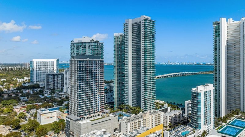 Condo for sale at Paraiso Bay Miami 2205