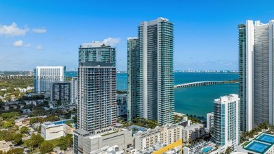 Comprar apartamento no Paraiso Bay Miami 2205