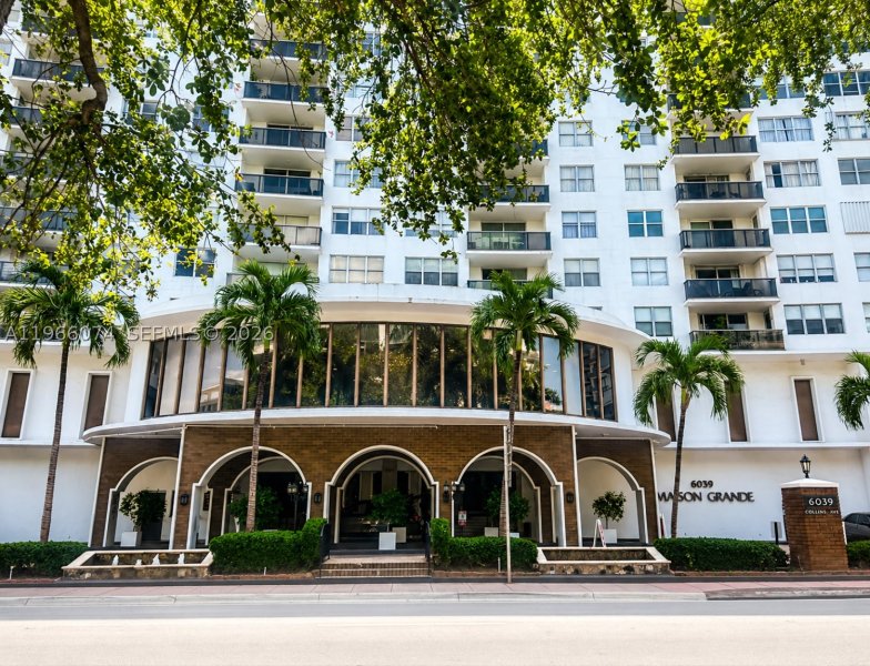 Condo for sale at Maison Grande 1625