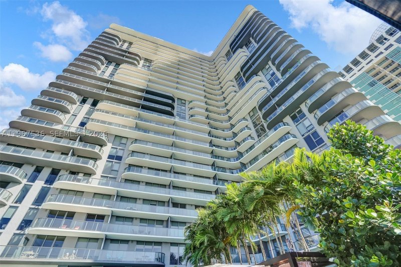 Condo for sale at Hyde Midtown 1705