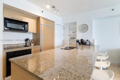 Aluguel de apartamento no Beach Club Two 2409