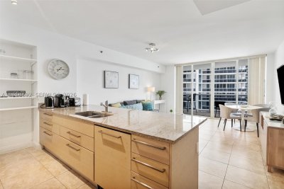Aluguel de apartamento no Beach Club Two 2409