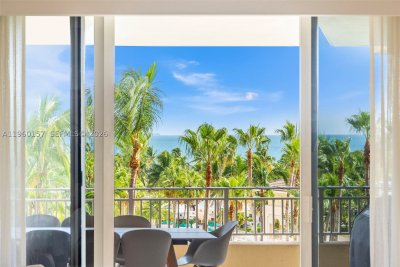 Comprar apartamento no Ocean Tower One 605