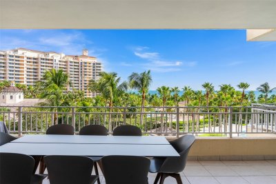 Comprar apartamento no Ocean Tower One 605