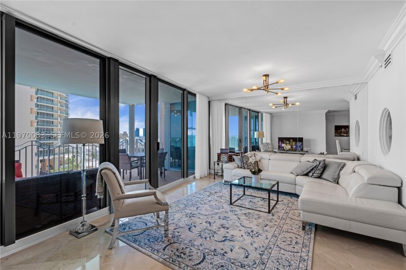 Alquiler de apartamento en 1500 Ocean Drive 704