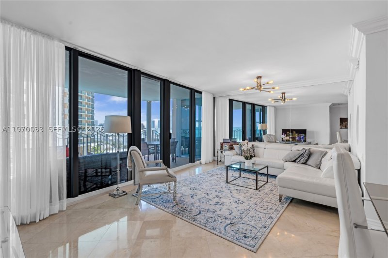 Alquiler de apartamento en 1500 Ocean Drive 704