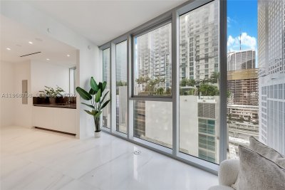 Comprar apartamento no Aston Martin Residences 1105C