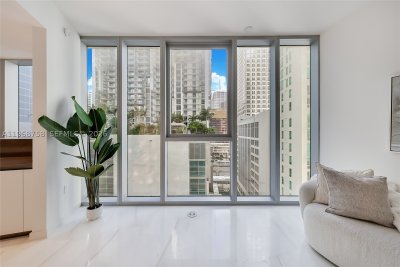 Comprar apartamento no Aston Martin Residences 1105C