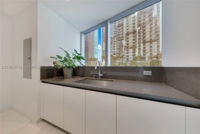 Comprar apartamento no Aston Martin Residences 1105C