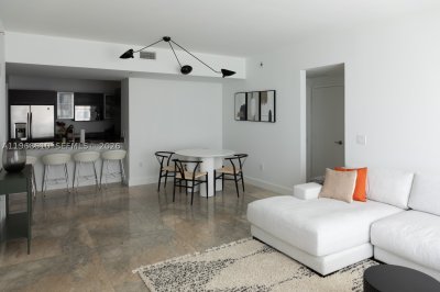 Aluguel de apartamento no The Plaza Tower I 1504
