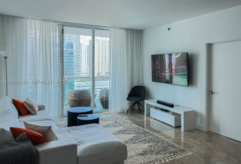 Apartment for rent at The Plaza Tower I 1504