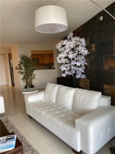 Aluguel de apartamento no Mystic Pointe 400 2607