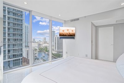 Icon Brickell Tower I Apt #1913