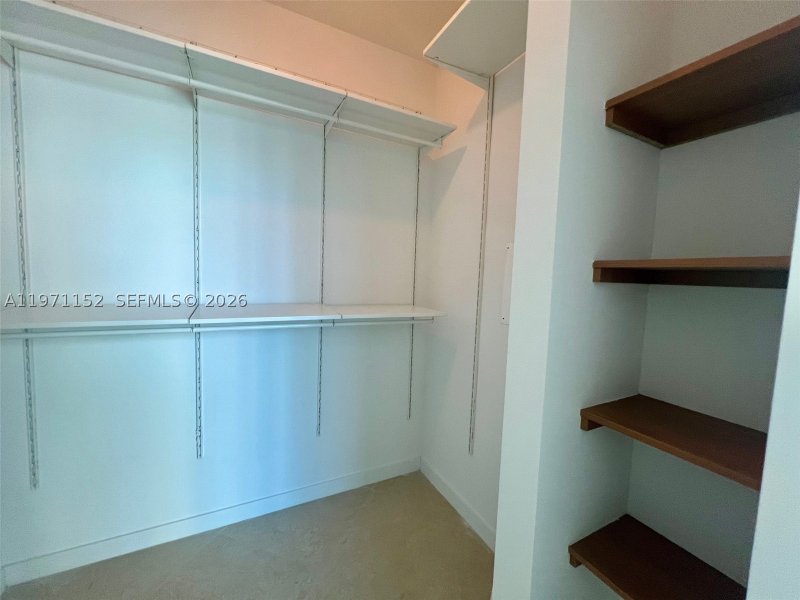 Comprar apartamento en Met 1 PH-3907