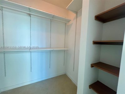 Comprar apartamento en Met 1 PH-3907