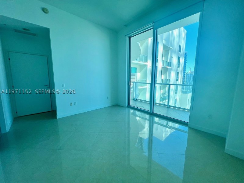 Comprar apartamento en Met 1 PH-3907