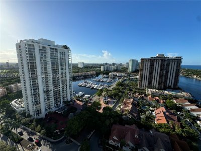Comprar apartamento no Turnberry Towers 23C