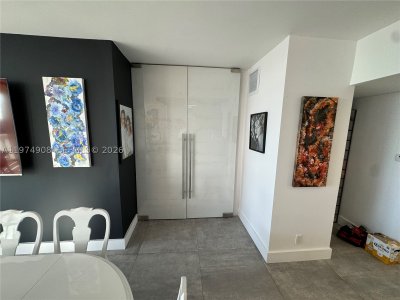 Comprar apartamento no Turnberry Towers 23C