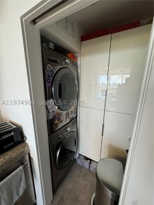 Comprar apartamento no Turnberry Towers 23C