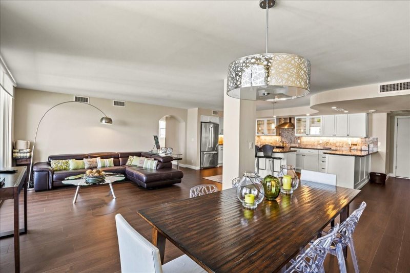Apartment for rent at La Mer Estates PH4