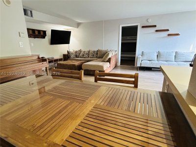 Aluguel de apartamento no Plaza of the Americas 219