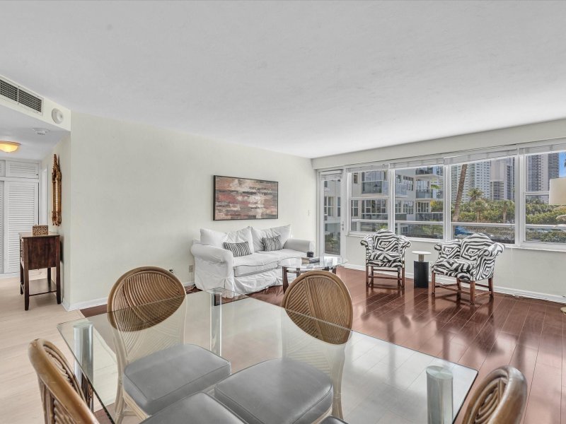 Condo for sale at Coral Ridge Towers East 220