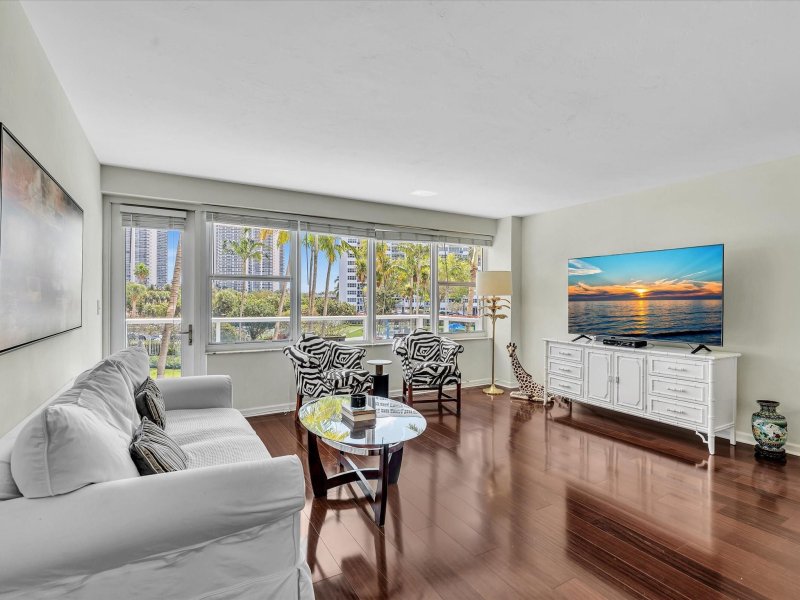 Condo for sale at Coral Ridge Towers East 220