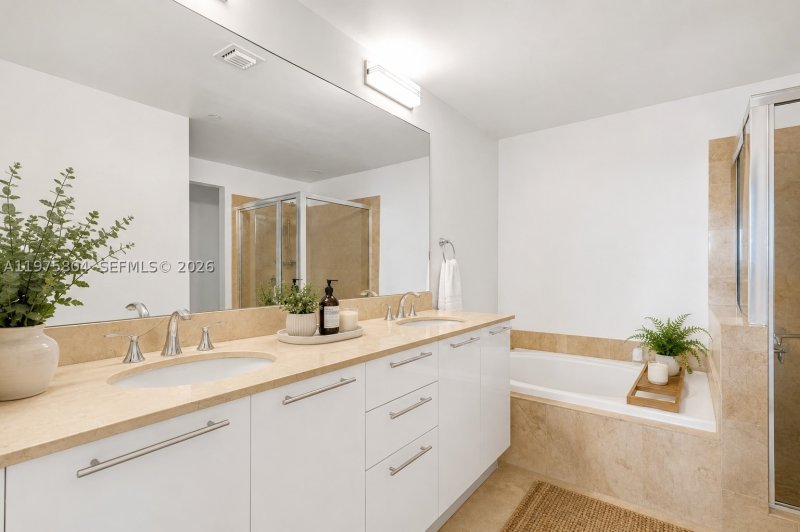 Condo for sale at Aventura Marina II 1212