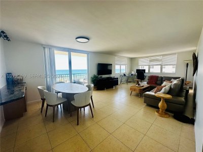 Aluguel de apartamento no Oxford Towers 1006