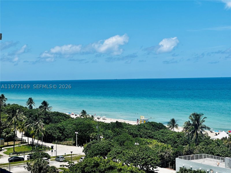 Apartment for rent at Oxford Towers 1006