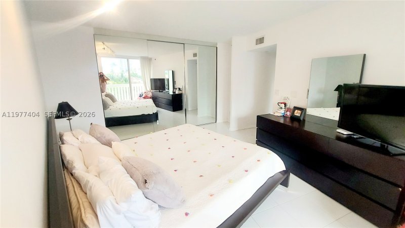 Apartment for rent at 1000 Williams Island 508