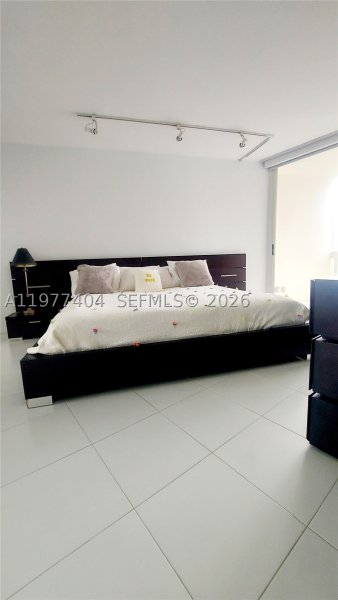 Apartment for rent at 1000 Williams Island 508
