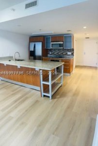 Comprar apartamento no Latitude On The River 1605