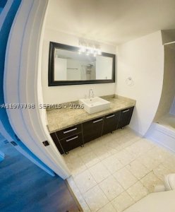 Comprar apartamento no Latitude On The River 1605