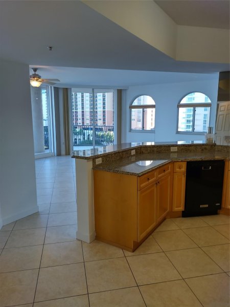 Apartment for rent at Jackson Tower 1005d