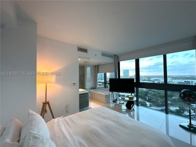 Comprar apartamento no Paraiso Bay Miami 2108