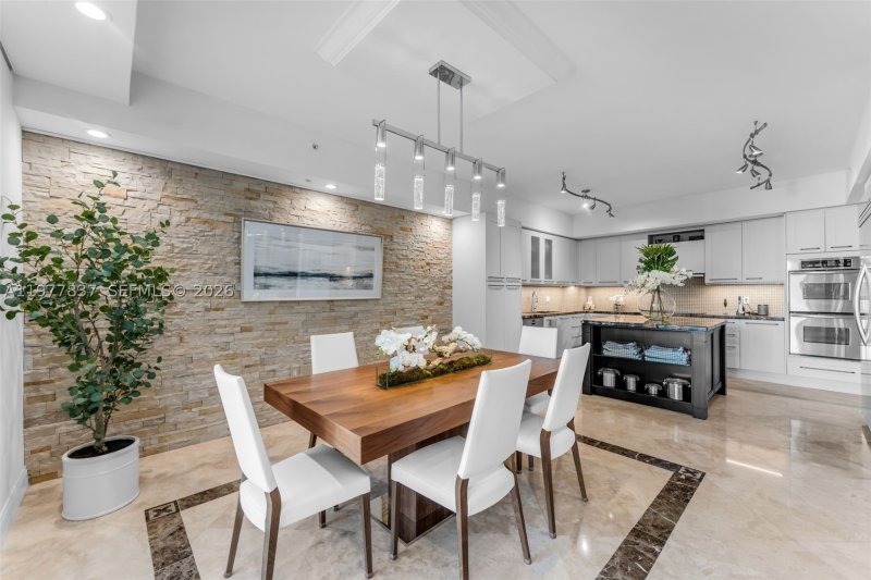 Condo for sale at Las Olas River House 2505