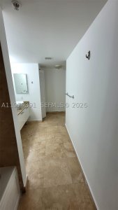 Aluguel de apartamento no Brickell on the River South 709