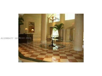 Comprar apartamento no Turnberry Village South 806