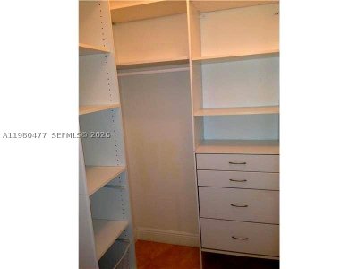 Comprar apartamento no Turnberry Village South 806