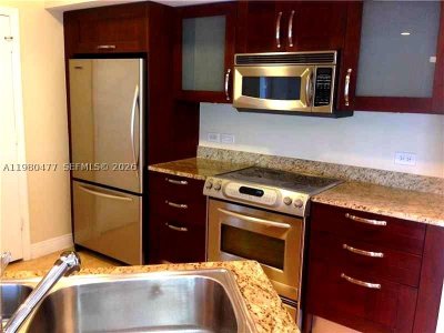 Comprar apartamento no Turnberry Village South 806