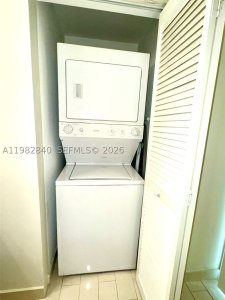 Comprar apartamento no Axis on Brickell South Tower 3309-S