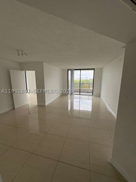 Condo for sale at Parc Central Aventura 801