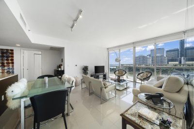 Comprar apartamento no Icon Brickell Tower II 811